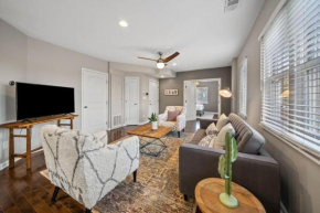 Classy 2BR Condo Near City Centre - OTR, UC, Zoo
